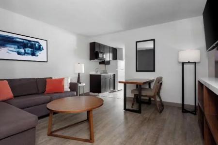 Deltas by Marriott - 45