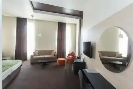 Grand Hedonist - 51