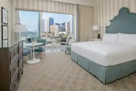 The Beverly Hilton - 77