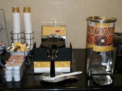 Hampton Inn & Suites - 12