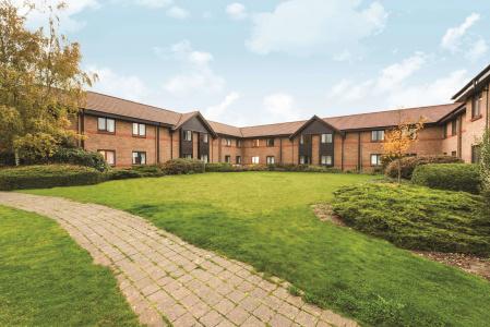 Ramada Cambridge - 10