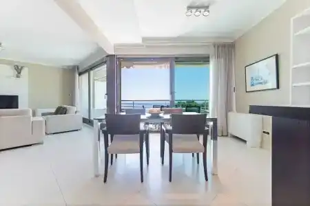 The Residence - 226
