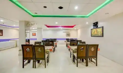 Treebo Trend Rockwell Plaza Karol Bagh - 14