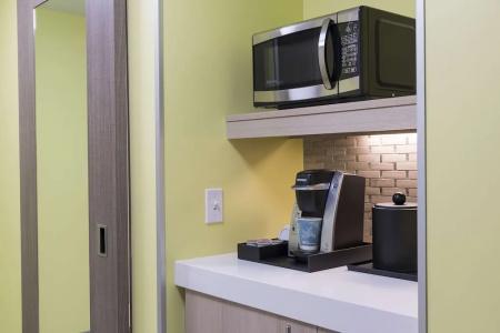 Hilton Garden Inn East - 42