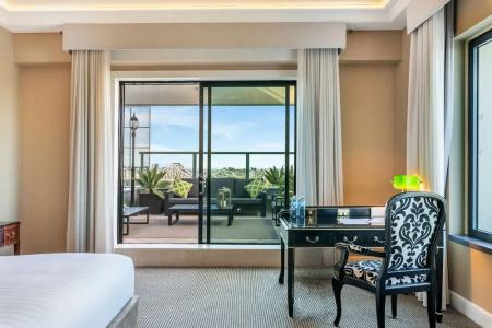 Stamford Plaza - 127