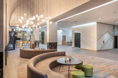 Hilton Garden Inn - 23