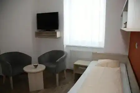 Palác - 19