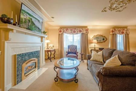 Red Coach Inn - 93