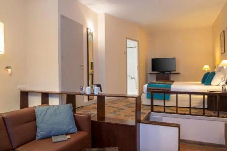 Best Western Plus Le Donjon - Cœur de La Cité Médiévale - 31