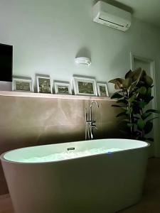 Le Coq Suites - 32