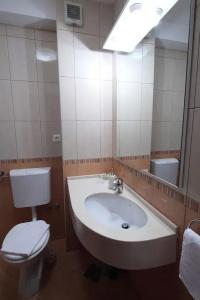 Ivana - 42