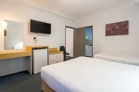 Port Aloha - 106