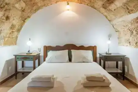 Goulas Traditional Guesthouse - 35