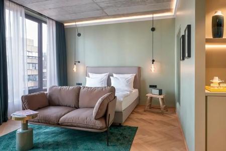 Gekko House Frankfurt, a Tribute Portfolio - 138