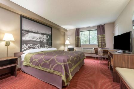 Super 8 by Wyndham - 3