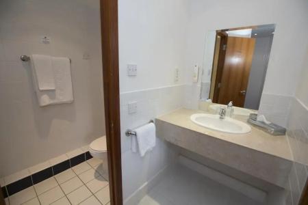 Ramada Cambridge - 16