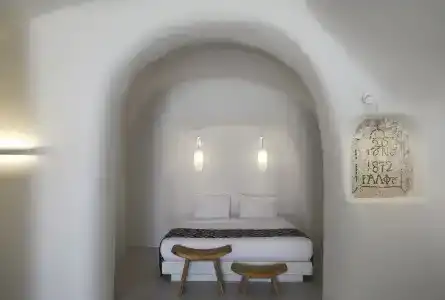 Elysian Santorini - 16