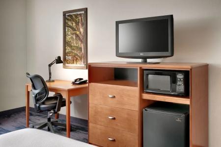 Fairfield Inn & Suites by Marriott Central - 46