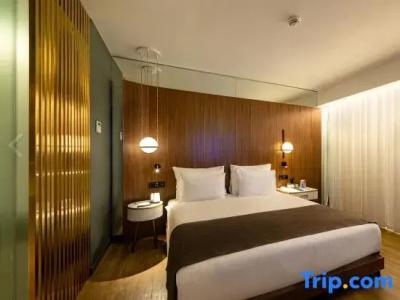 The Craton Sisli - 80