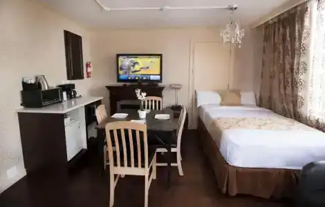 Divya Sutra Suites on Robson Downtown - 55