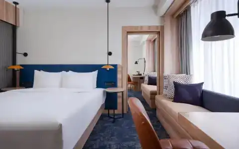 Hilton Garden Inn - 84