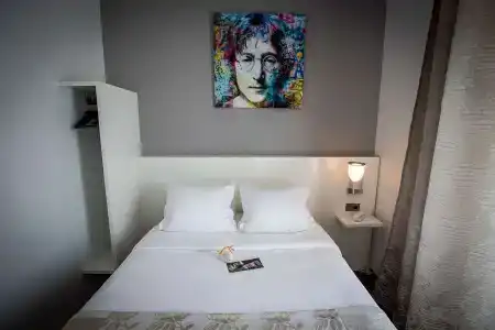 Le Manoir Hôtel - 2