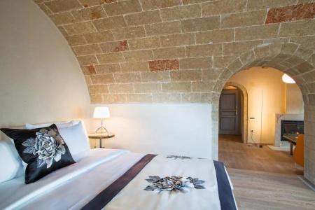 Moni Emvasis Luxury Suites - 52