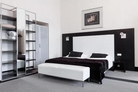 Old Town Square Residence by Emblem - 2