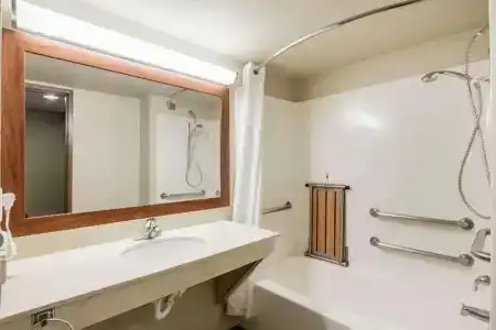 Comfort Suites Austin Airport - 41