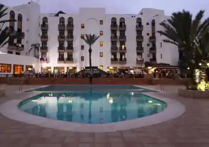 Oasis & Spa - 8