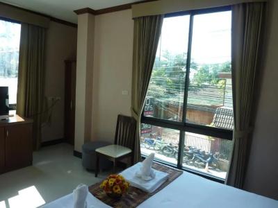 Kata Beachwalk and Bungalows - 32
