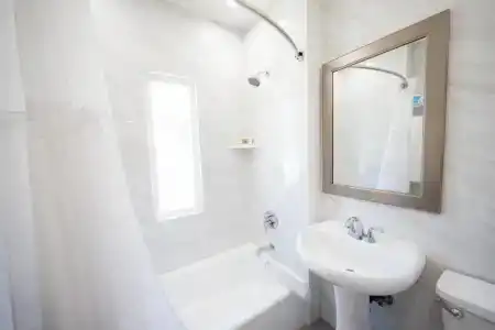 Wilshire Crest - 27