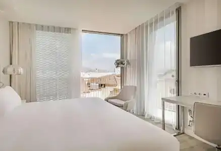 Nh máLaga - 38