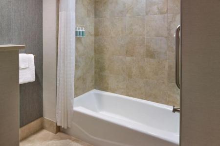 Courtyard by Marriott Washington, D.C./Foggy Bottom - 9