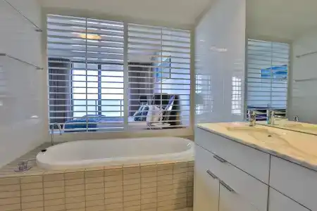 Ultra Broadbeach - 185