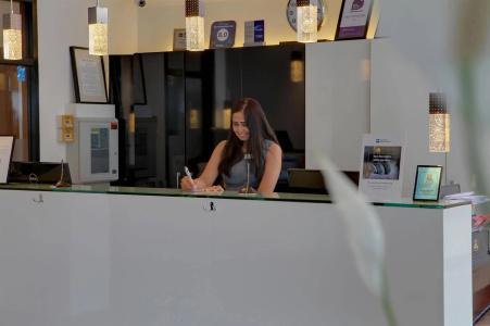Best Western Palm - 27