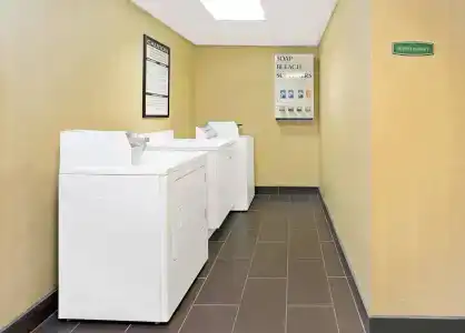 Baymont by Wyndham Miami Doral - 5