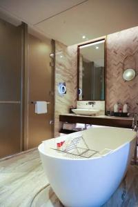 Xihu Resort - 32