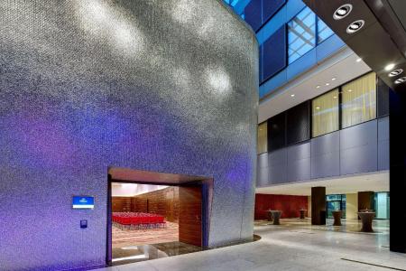 Hilton Frankfurt Airport - 13