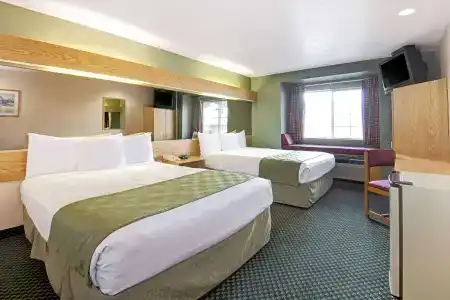 Microtel Inn & Suites by Wyndham West - 21