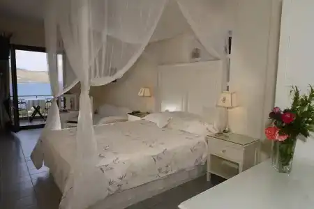 Clara - 3