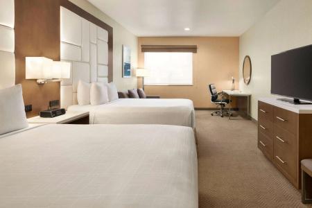 Wyndham Anaheim - 5