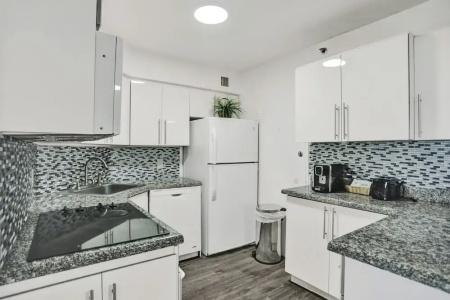 The Alexander All Suites - 654