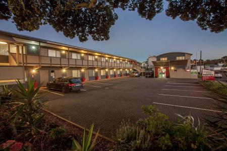 Landmark Manor - 12