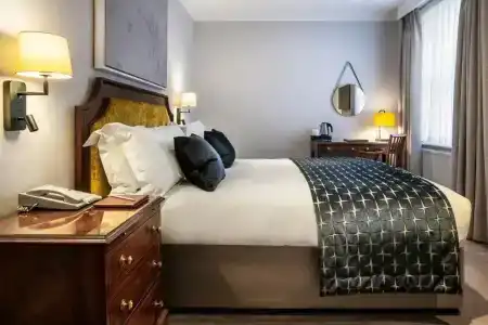 Sloane Place - 3