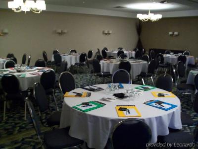 Holiday Inn Macleod Trail South - 17