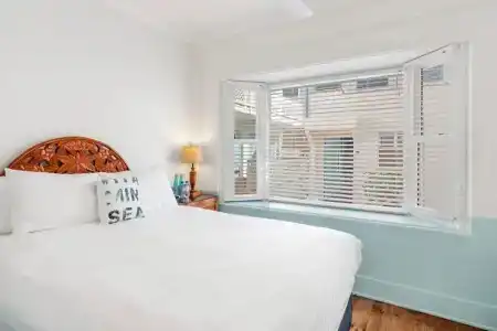 Sea Blue - 44