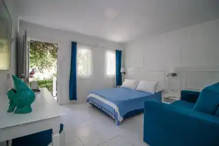 Blue & White - 31