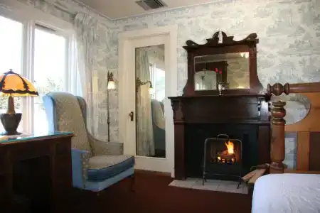 Martine Inn - 75