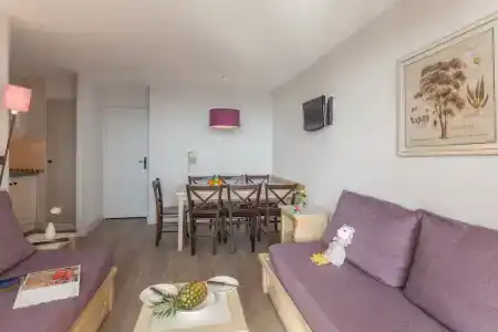 Résidence Pierre & Vacances le Hameau de la Pinède - 75